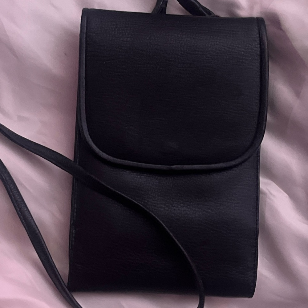 CHRISTIANA BLACK  sporty black leather Cross Body purse